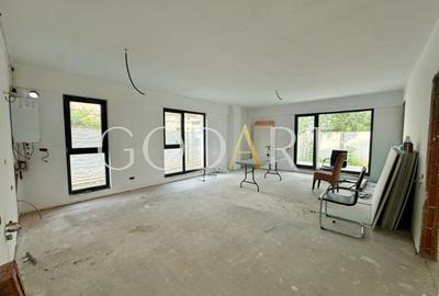Apartament cu 3 camere decomandat în Aviației