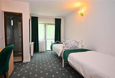 In cartea de povesti a Pietrei Craiului, ansamblu turistic in circuit,Plaiul Foi - 15