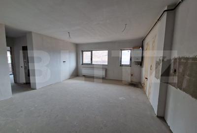 Apartament cu 6 camere semidecomandat în Florești