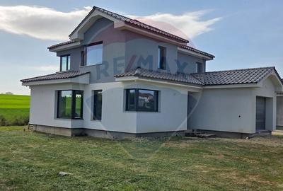 Casă deosebita cu 4 dormitoare in Oradea- Cihei - 1