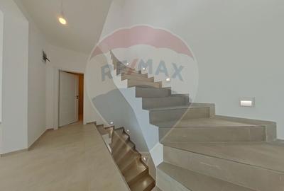 Casa/vila cu 5 camere, comision 0% la cumparator - 15