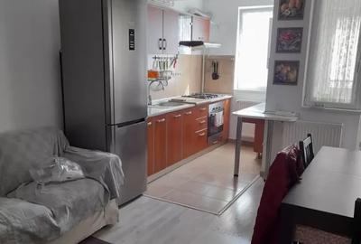 Garsonieră decomandată, mobilată în Titan