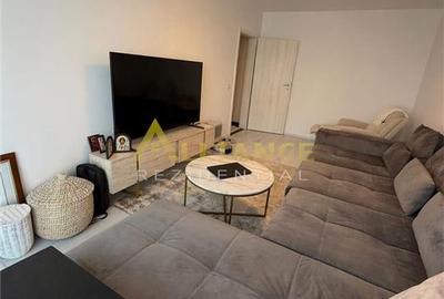 Apartament cu 3 camere decomandat, mobilat în Central