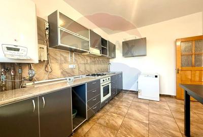 Casa cu teren de inchiriat in Palazu Mare - 4