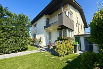 Casă individuală cu 5 camere în Sântandrei