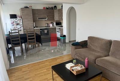 Apartament cu 3 camere decomandat, mobilat în Unirii