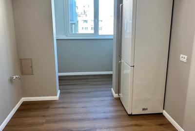 Apartament cu 4 camere semidecomandat în Rahova