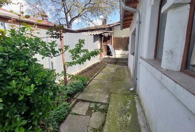 Casa Individuala Parter cu 3 Camere si 130 Mp Teren in Tei - 4