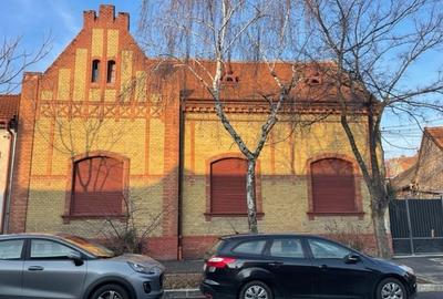 Casa de vanzare, ultracentral/ zona Parcului Bratianu- 370.000 eur neg - 1