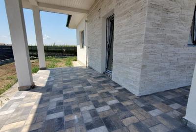 Casă individuală cu 3 camere în Miroslava