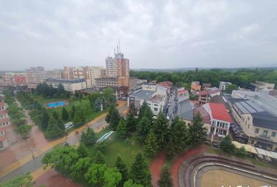 Apartament 3 camere, situat in Targu Jiu, str Victoriei (Ultracentral) - 2