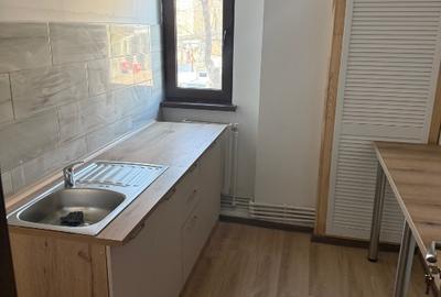 Apartament bacau 2 camere ultracentral etajul 1 prima inchiriere - 9