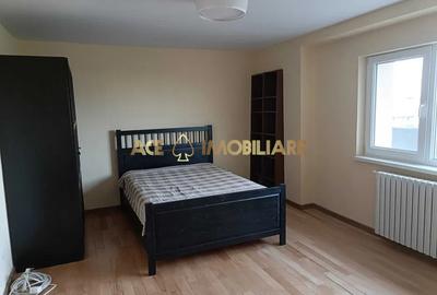 Garsonieră decomandată, mobilată în Decebal