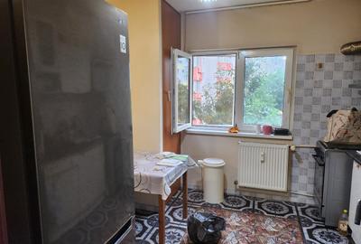 Drumul Sarii Al. Botorani 3 Camere Decomandat bloc 1989 et. 3, 76mp - 5