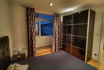 Apartament cu 2 camere semidecomandat, mobilat în Calea Victoriei