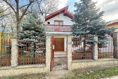 Casa de vanzare Bucium - Barnova - zona centrala - 1