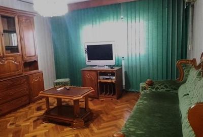 Apartament cu 3 camere decomandat în Vitan