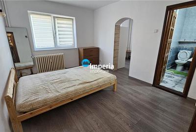 Apartament cu 2 camere nedecomandat în Podu Roș