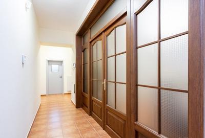 Vila in Damaroaia,aproape de lac,5 dormitoarere cu baie proprie,1000mp teren - 9