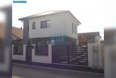 Casă cu 5 camere în Central