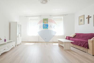 Vilă individuală, curte și garsonieră separată, Schei - 8