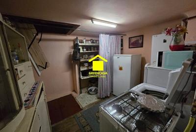 Casa de vanzare cu 2 camere si curte generoasa in zona Gruia - 6