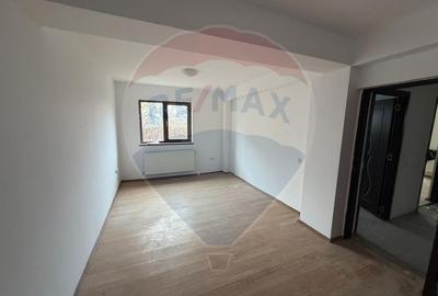 Apartament cu 3 camere de vânzare în zona Central - 8