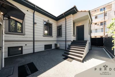 Casă contemporană, complet renovată, cu două corpuri și curte - Centru - 1