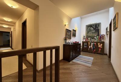 Vilă ultracentrală cu piscină interioară, saună și cramă | Unirii - 38