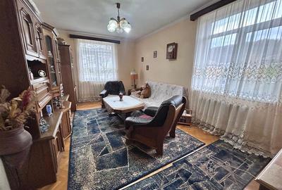 Apartament cu 3 camere decomandat în Luncă