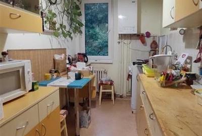 Zona Cornisa UMFST Spitale etaj 2 apartamet 3 camere - 2