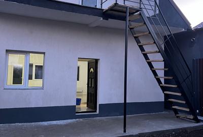 Casă individuală cu 2 camere în Est