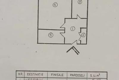 Garsonieră decomandată în Titan