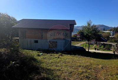 Casă / Vilă cu 5 camere de vânzare - 38