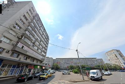 Apartament cu 3 camere semidecomandat în 1 Mai
