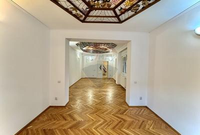 Casa / Vila cu 7 camere de vanzare în zona Domenii - 2