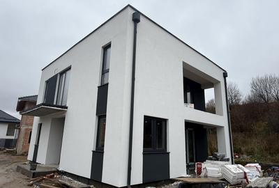 Casă individuală de vânzare – Luna de Sus, cartier rezidențial privat - 1