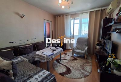 Apartament cu 3 camere semidecomandat, mobilat în Alexandru cel Bun