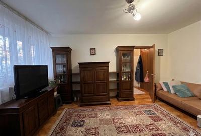 Apartament cu 2 camere semidecomandat, mobilat în 1 Mai
