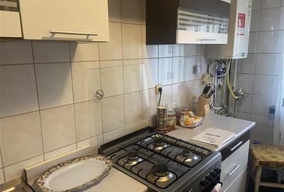 Apartament 2 camerec , zona centrala 2 Stejari , et 2 4, decomandat , centrala t - 8