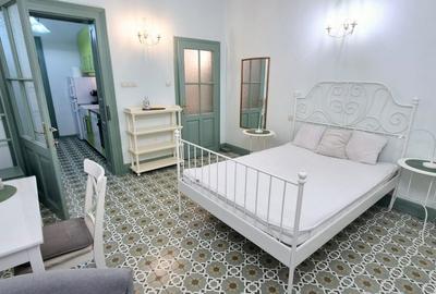 Apartament cu 2 camere decomandat, mobilat în Central