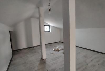 Casa  mare, luminoasa, spatioasa cu 5 camere, doua bai, 400 mp teren, Bucium - 7