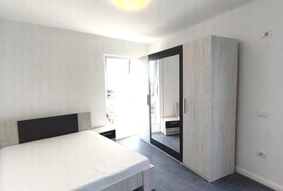 Apartament cu 3 camere semidecomandat în Vitan