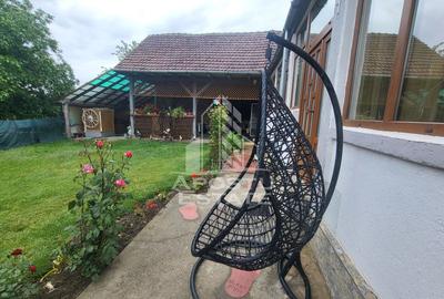 Casa individuala cu 6 camere,2 bai,teren de 1017 mp Pischia Central - 1