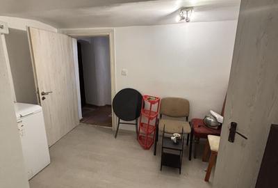 Apartament 2 camere,curte comuna/4 proprietari - 12