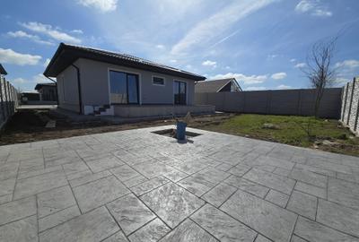 Casa individuala 3 camere,teren 375 mp,200 m de blv. - 3