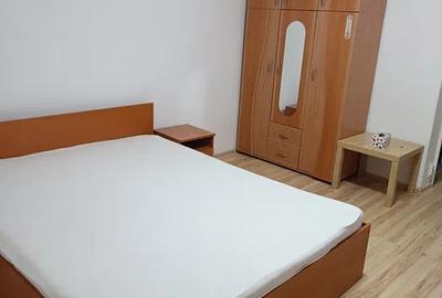 Garsonieră decomandată, mobilată în Titan