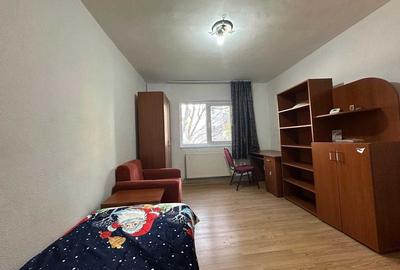 Garsoniera centrala proprie bloc 1982 Gorjului, Pacii, Militari - 1