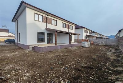 Casa duplex de vanzare Izvor/Tarlungeni 135000 Eur +tva - 3