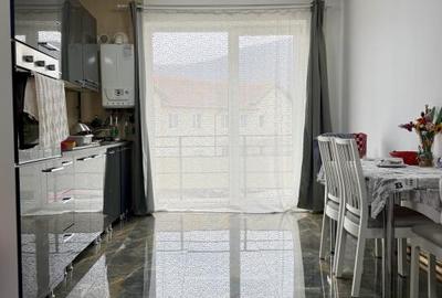 Apartament cu 2 camere decomandat în Florești